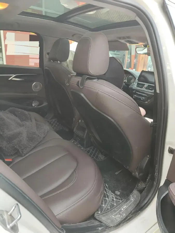 2022 BMW 1 Series 1.5T 140HP L3 7DCT,autocango,china used car exporter,china ev exporter,chinese used car exporter,chinese used ev exporter