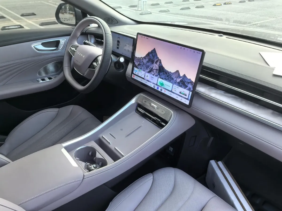 2025 Roewe M7 DMH 1.5L 112HP L4 1DHT PHEV,autocango,china used car exporter,china ev exporter,chinese used car exporter,chinese used ev exporter