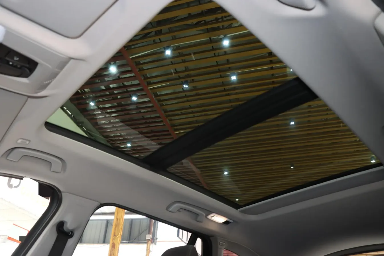 2021 BMW X1 2.0T 192HP L4 7DCT,autocango,china used car exporter,china ev exporter,chinese used car exporter,chinese used ev exporter