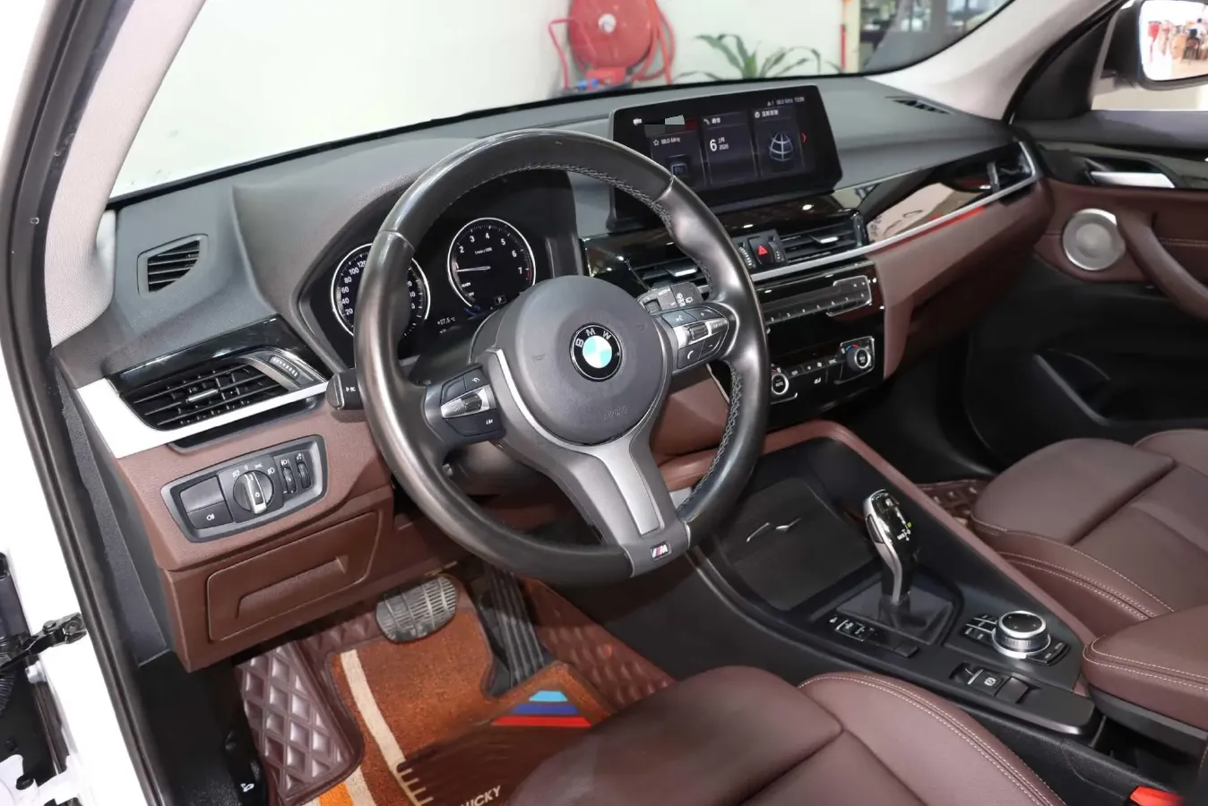 2021 BMW X1 2.0T 192HP L4 7DCT,autocango,china used car exporter,china ev exporter,chinese used car exporter,chinese used ev exporter