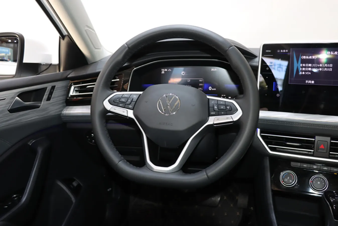 2025 Volkswagen Sagitar 1.5T 160HP L4 7DCT,autocango,china used car exporter,china ev exporter,chinese used car exporter,chinese used ev exporter