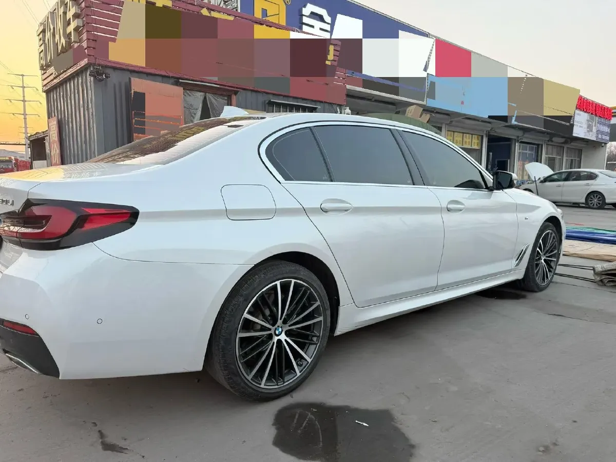 2022 BMW 5 Series 2.0T 252HP L4 8AT,autocango,china used car exporter,china ev exporter,chinese used car exporter,chinese used ev exporter