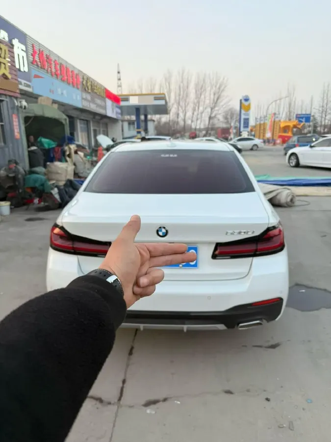 2022 BMW 5 Series 2.0T 252HP L4 8AT,autocango,china used car exporter,china ev exporter,chinese used car exporter,chinese used ev exporter