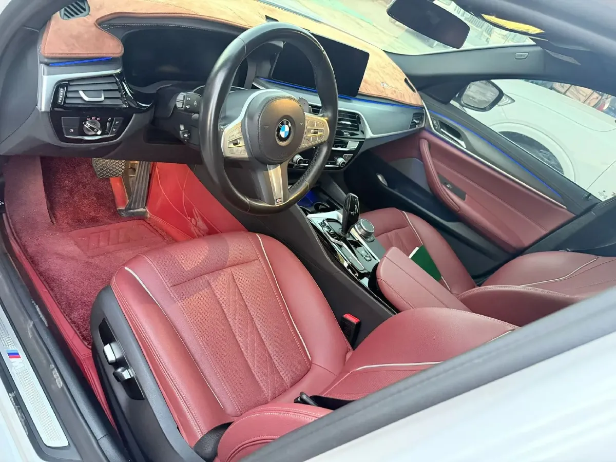 2022 BMW 5 Series 2.0T 252HP L4 8AT,autocango,china used car exporter,china ev exporter,chinese used car exporter,chinese used ev exporter