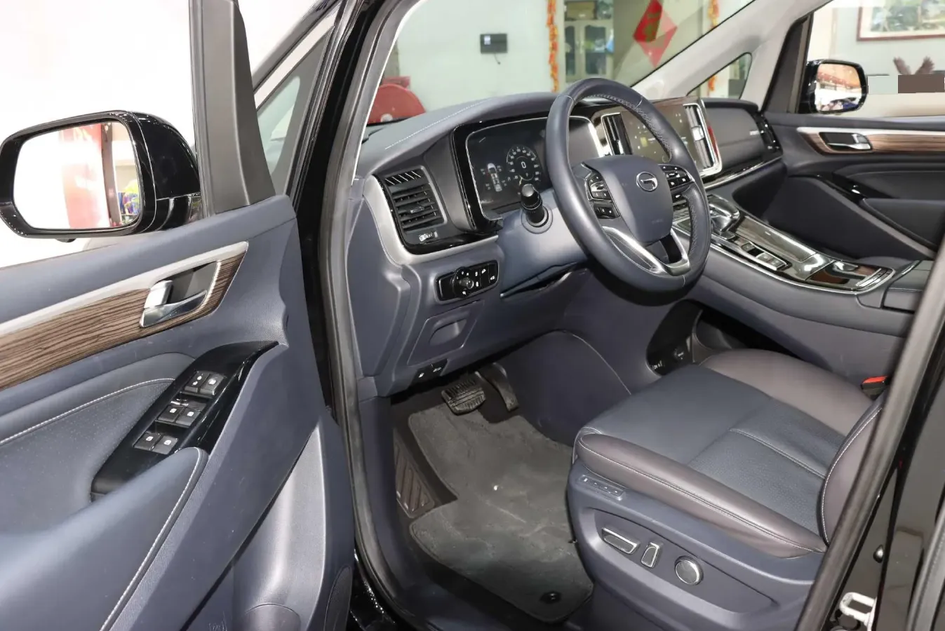 2021 GAC Trumpchi M8 2.0T 252HP L4 8AT,autocango,china used car exporter,china ev exporter,chinese used car exporter,chinese used ev exporter