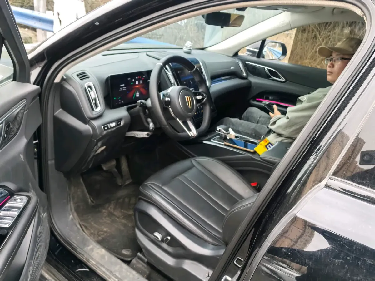 2024 HongQi HS3 1.5T 169HP L4 1DHT PHEV 18.4KWH,autocango,china used car exporter,china ev exporter,chinese used car exporter,chinese used ev exporter