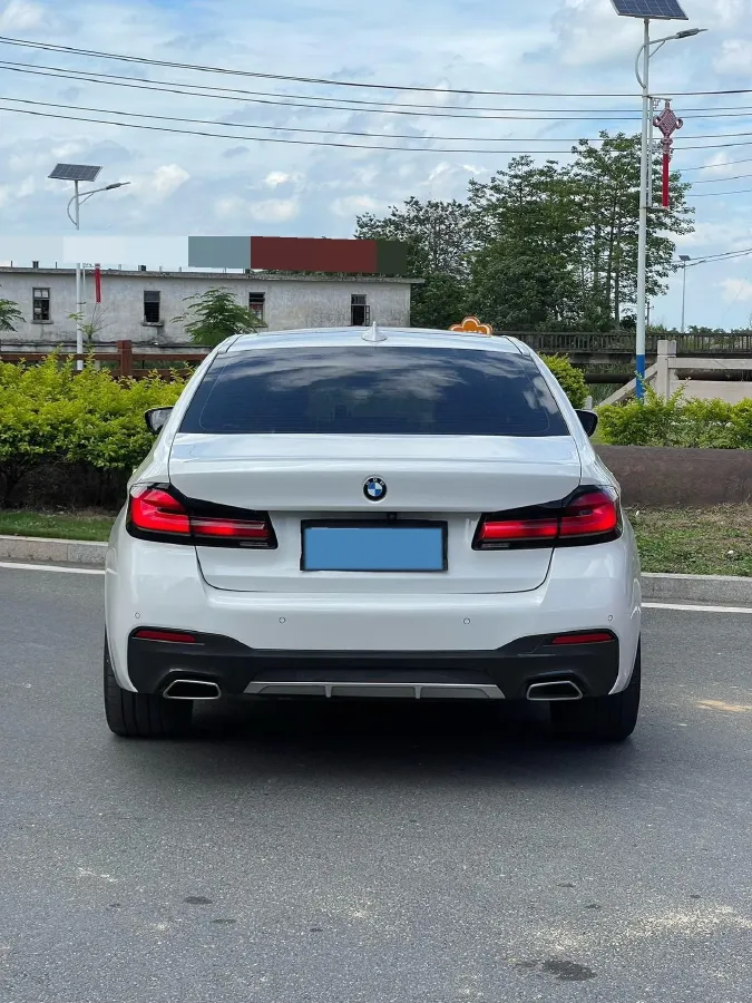 2021 BMW 5 Series 2.0T 252HP L4 8AT,autocango,china used car exporter,china ev exporter,chinese used car exporter,chinese used ev exporter