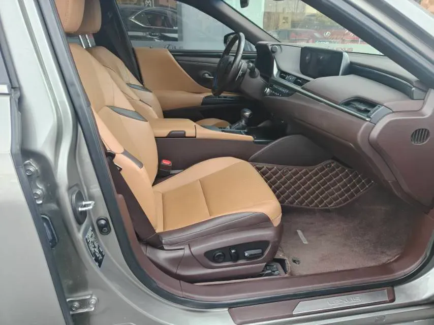 2020 Lexus ES 2.0L 173HP L4 CVT,autocango,china used car exporter,china ev exporter,chinese used car exporter,chinese used ev exporter