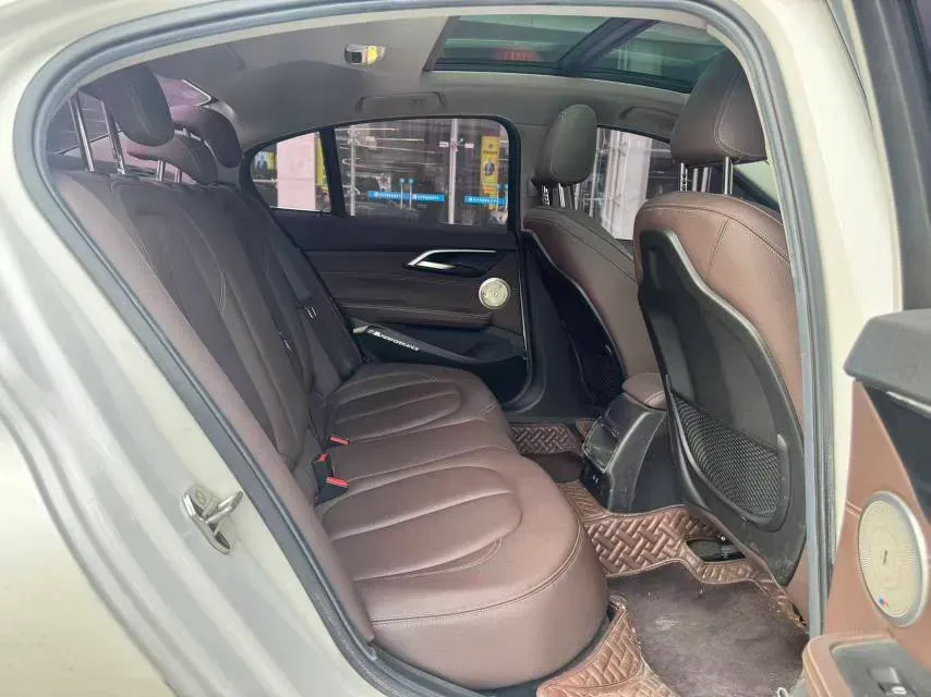 2020 BMW 1 Series 1.5T 140HP L3 7DCT,autocango,china used car exporter,china ev exporter,chinese used car exporter,chinese used ev exporter