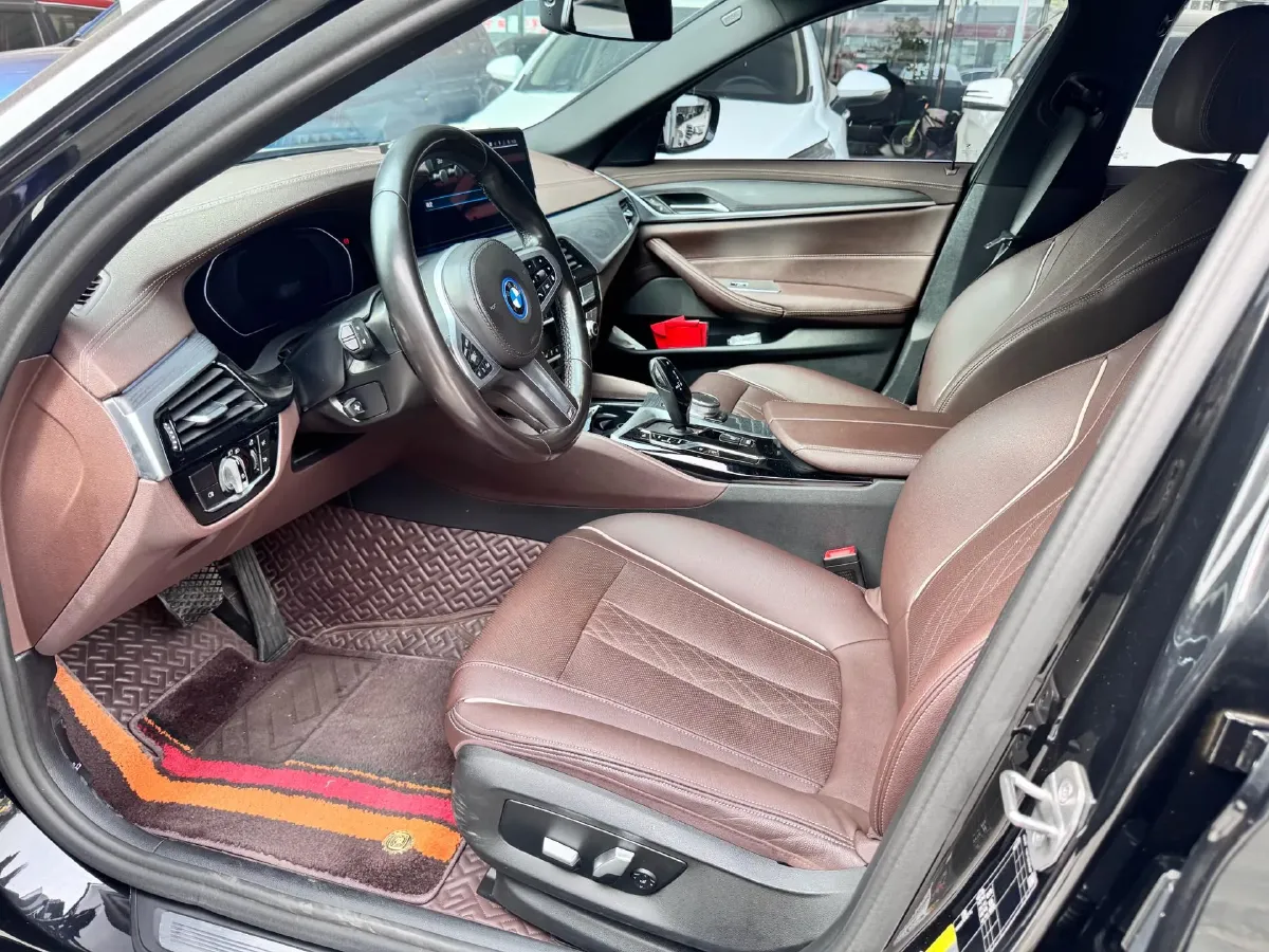 2022 BMW 5 Series 2.0T 184HP L4 8AT PHEV 17.7KWH,autocango,china used car exporter,china ev exporter,chinese used car exporter,chinese used ev exporter