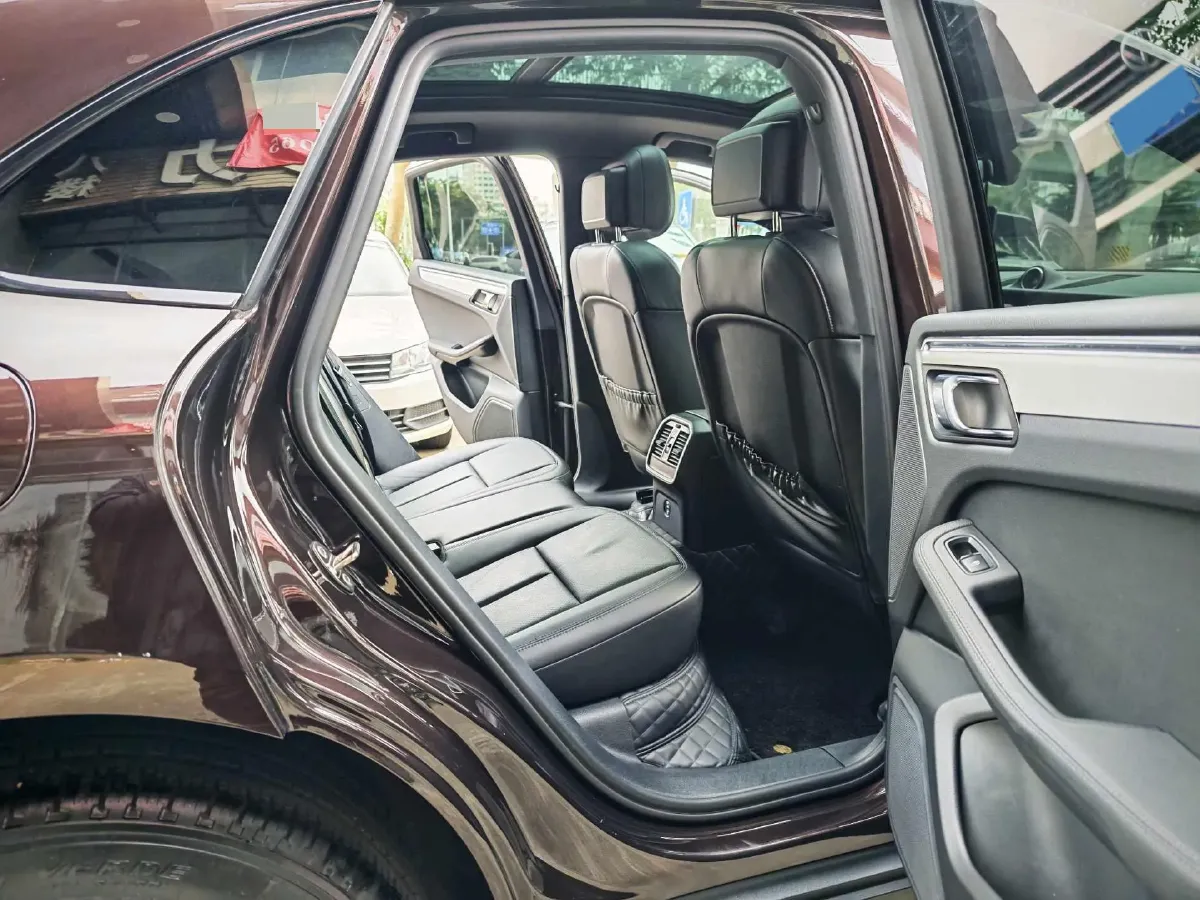 2020 Porsche Macan 2.0T 252HP L4 7DCT,autocango,china used car exporter,china ev exporter,chinese used car exporter,chinese used ev exporter