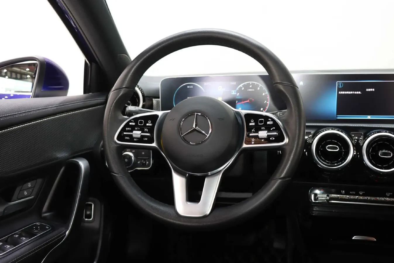 2020 Mercedes-Benz A Class 1.3T 136HP L4 7DCT,autocango,china used car exporter,china ev exporter,chinese used car exporter,chinese used ev exporter