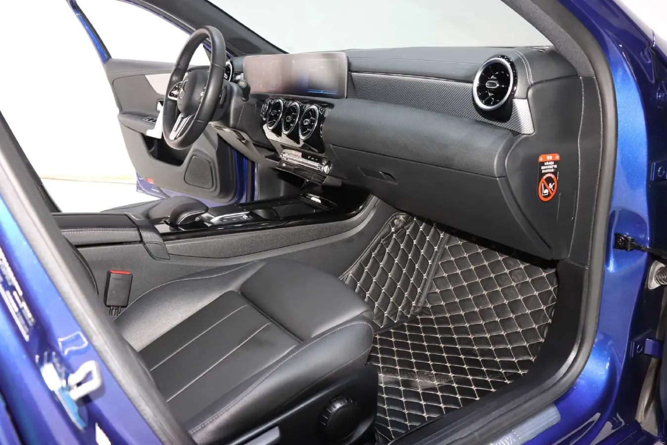 2020 Mercedes-Benz A Class 1.3T 136HP L4 7DCT,autocango,china used car exporter,china ev exporter,chinese used car exporter,chinese used ev exporter