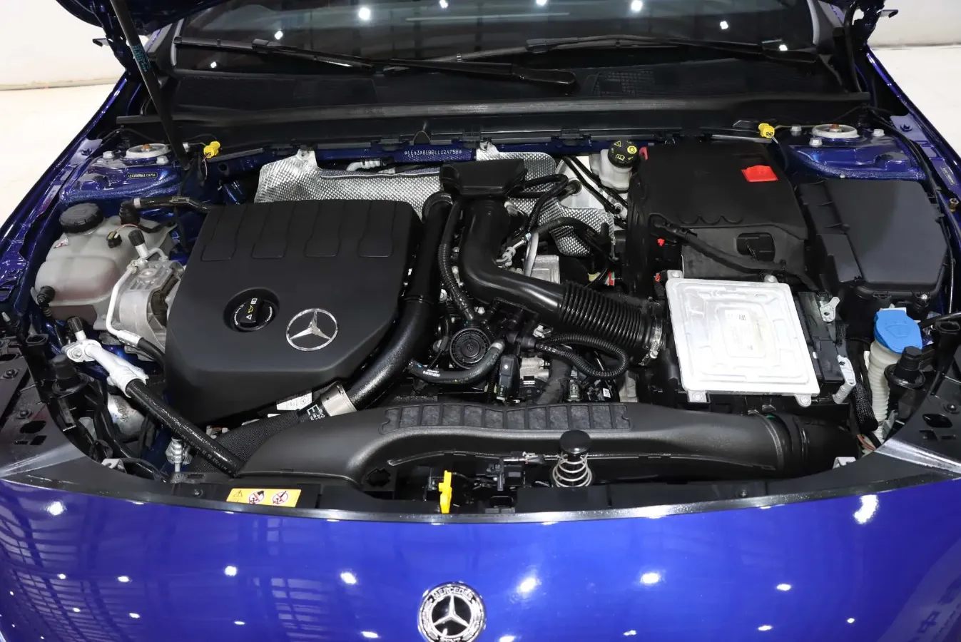 2020 Mercedes-Benz A Class 1.3T 136HP L4 7DCT,autocango,china used car exporter,china ev exporter,chinese used car exporter,chinese used ev exporter