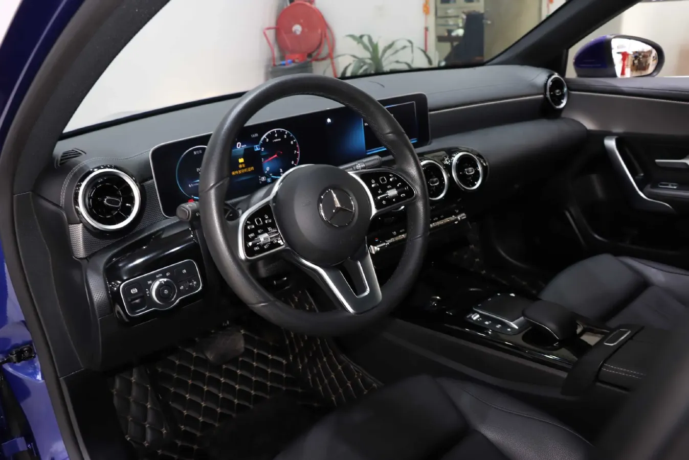 2020 Mercedes-Benz A Class 1.3T 136HP L4 7DCT,autocango,china used car exporter,china ev exporter,chinese used car exporter,chinese used ev exporter