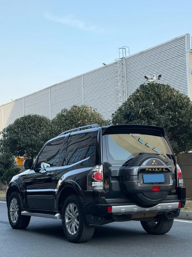 2019 Mitsubishi Pajero 3.0L 174HP V6 5AT,autocango,china used car exporter,china ev exporter,chinese used car exporter,chinese used ev exporter