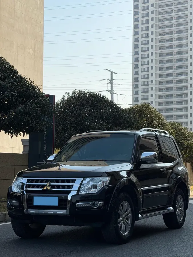 2019 Mitsubishi Pajero 3.0L 174HP V6 5AT,autocango,china used car exporter,china ev exporter,chinese used car exporter,chinese used ev exporter
