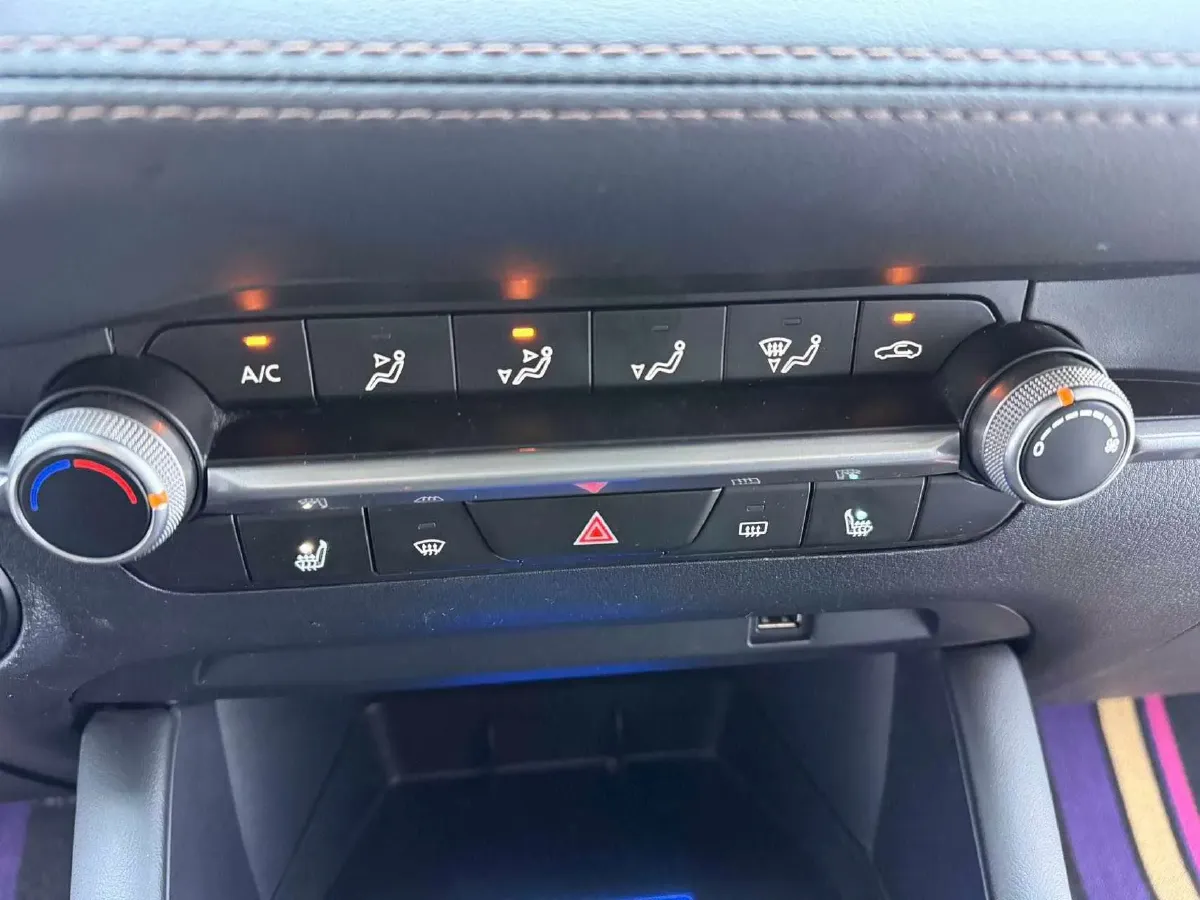 2021 Mazda 3 Axela 1.5L 117HP L4 6AT,autocango,china used car exporter,china ev exporter,chinese used car exporter,chinese used ev exporter