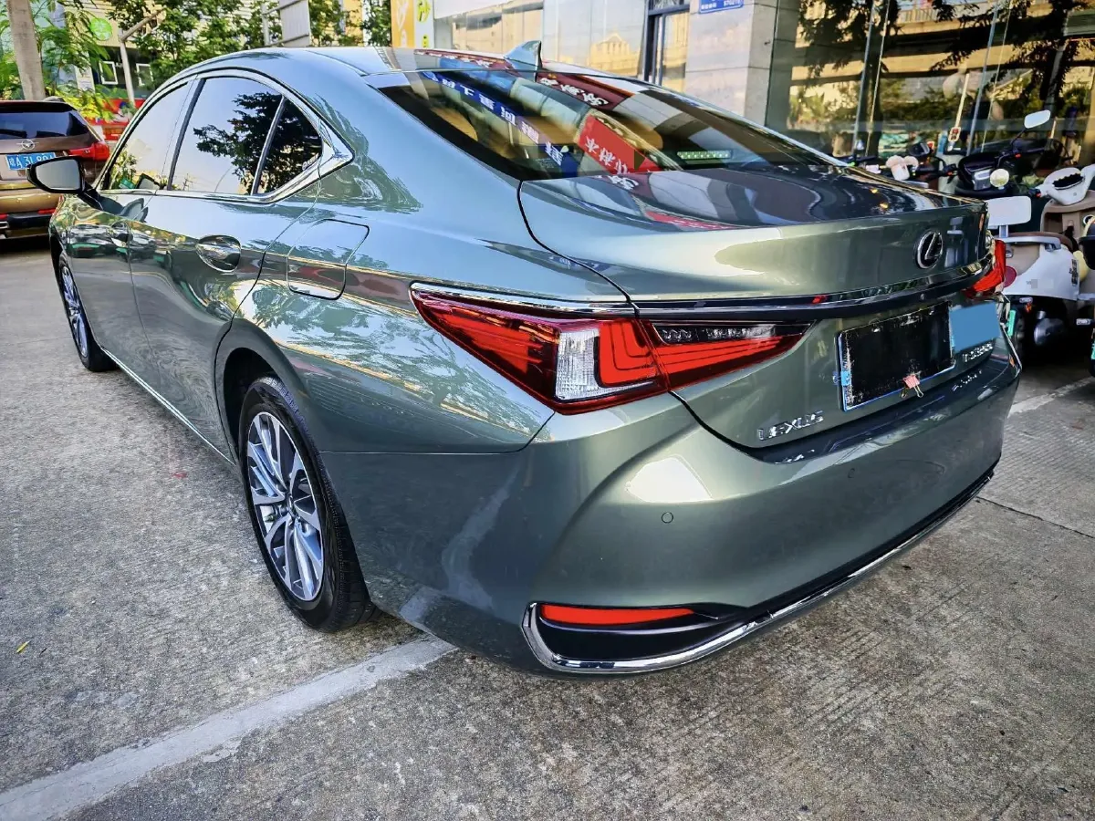 2024 Lexus ES 2.0L 173HP L4 CVT,autocango,china used car exporter,china ev exporter,chinese used car exporter,chinese used ev exporter