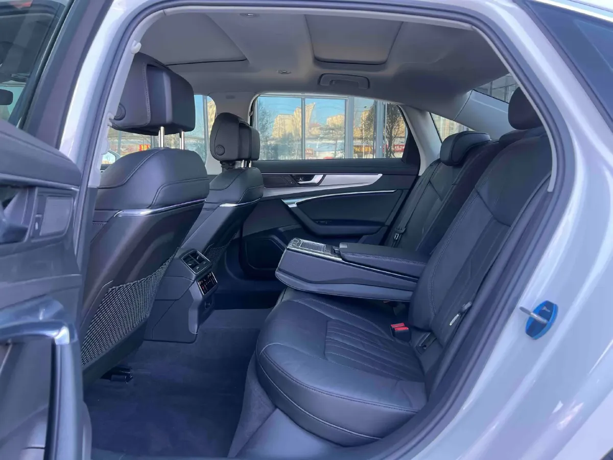 2020 Audi A6L 2.0T 224HP L4 7DCT,autocango,china used car exporter,china ev exporter,chinese used car exporter,chinese used ev exporter