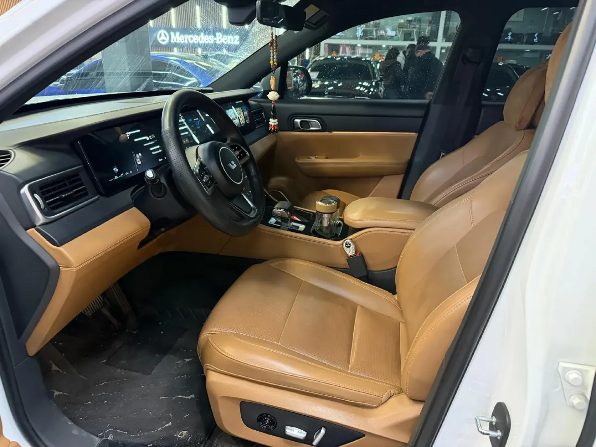 2021 Li ONE Range Extended 131HP REEV 40.5KWH,autocango,china used car exporter,china ev exporter,chinese used car exporter,chinese used ev exporter