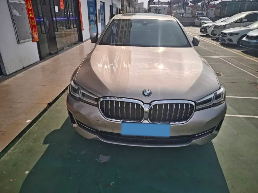 2022 BMW 5 Series 2.0T 252HP L4 8AT,autocango,china used car exporter,china ev exporter,chinese used car exporter,chinese used ev exporter