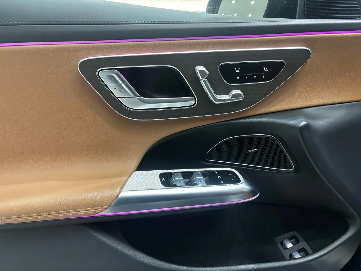 2024 Mercedes-Benz E Class 2.0T 204HP L4 9AT PHEV 25.4KWH,autocango,china used car exporter,china ev exporter,chinese used car exporter,chinese used ev exporter