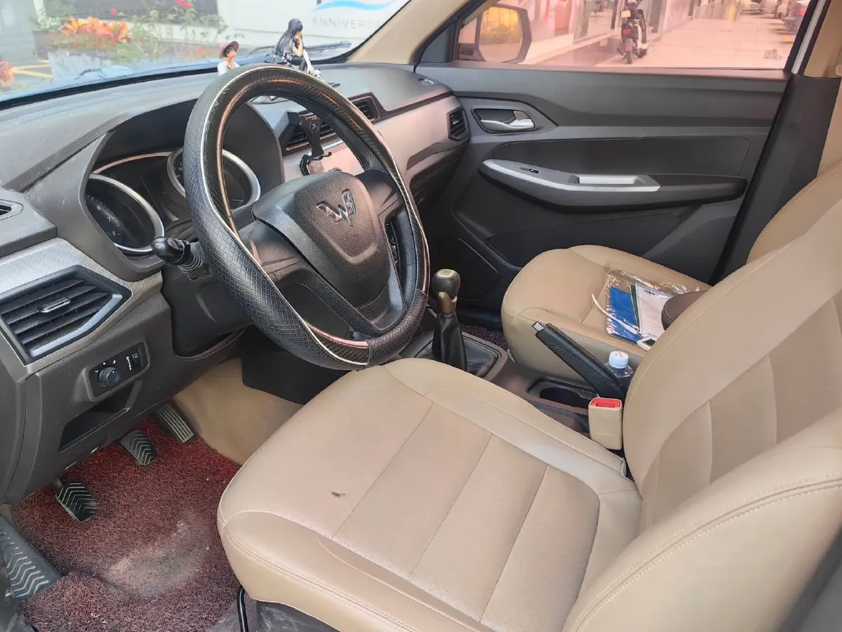 2018 WuLing HongGuang 1.5L 105HP L4 5MT,autocango,china used car exporter,china ev exporter,chinese used car exporter,chinese used ev exporter