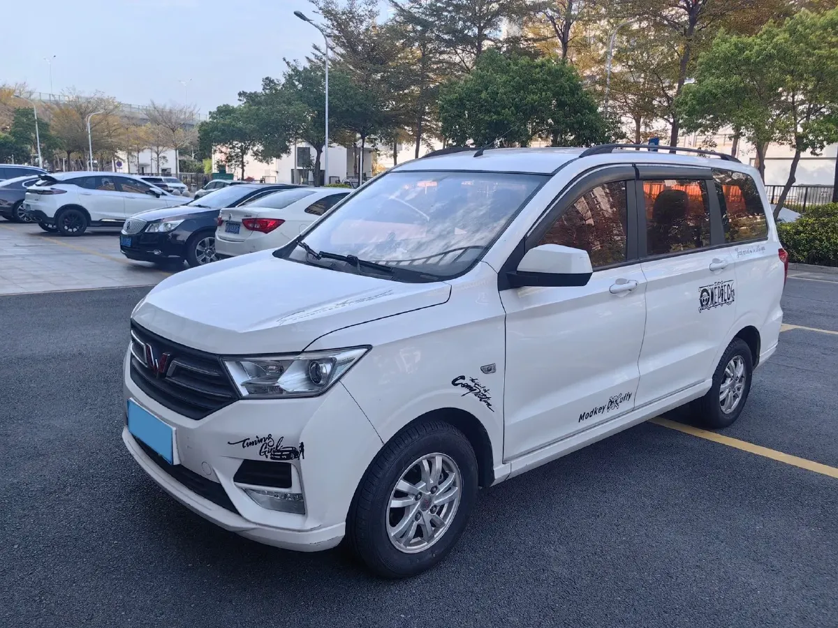 2018 WuLing HongGuang 1.5L 105HP L4 5MT,autocango,china used car exporter,china ev exporter,chinese used car exporter,chinese used ev exporter