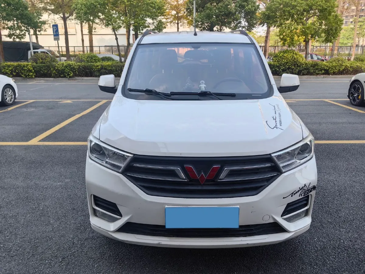 2018 WuLing HongGuang 1.5L 105HP L4 5MT,autocango,china used car exporter,china ev exporter,chinese used car exporter,chinese used ev exporter
