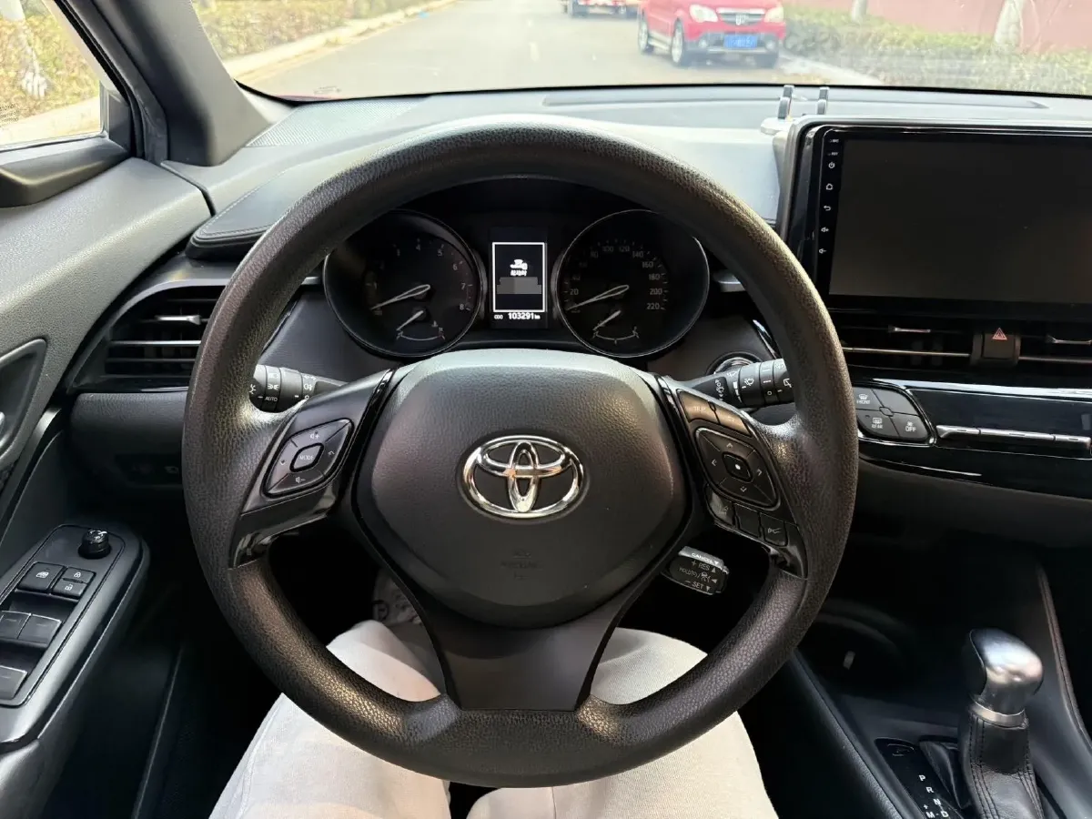 2021 Toyota C-HR 2.0L 171HP L4 CVT,autocango,china used car exporter,china ev exporter,chinese used car exporter,chinese used ev exporter