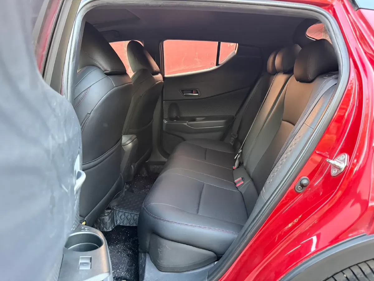 2021 Toyota C-HR 2.0L 171HP L4 CVT,autocango,china used car exporter,china ev exporter,chinese used car exporter,chinese used ev exporter