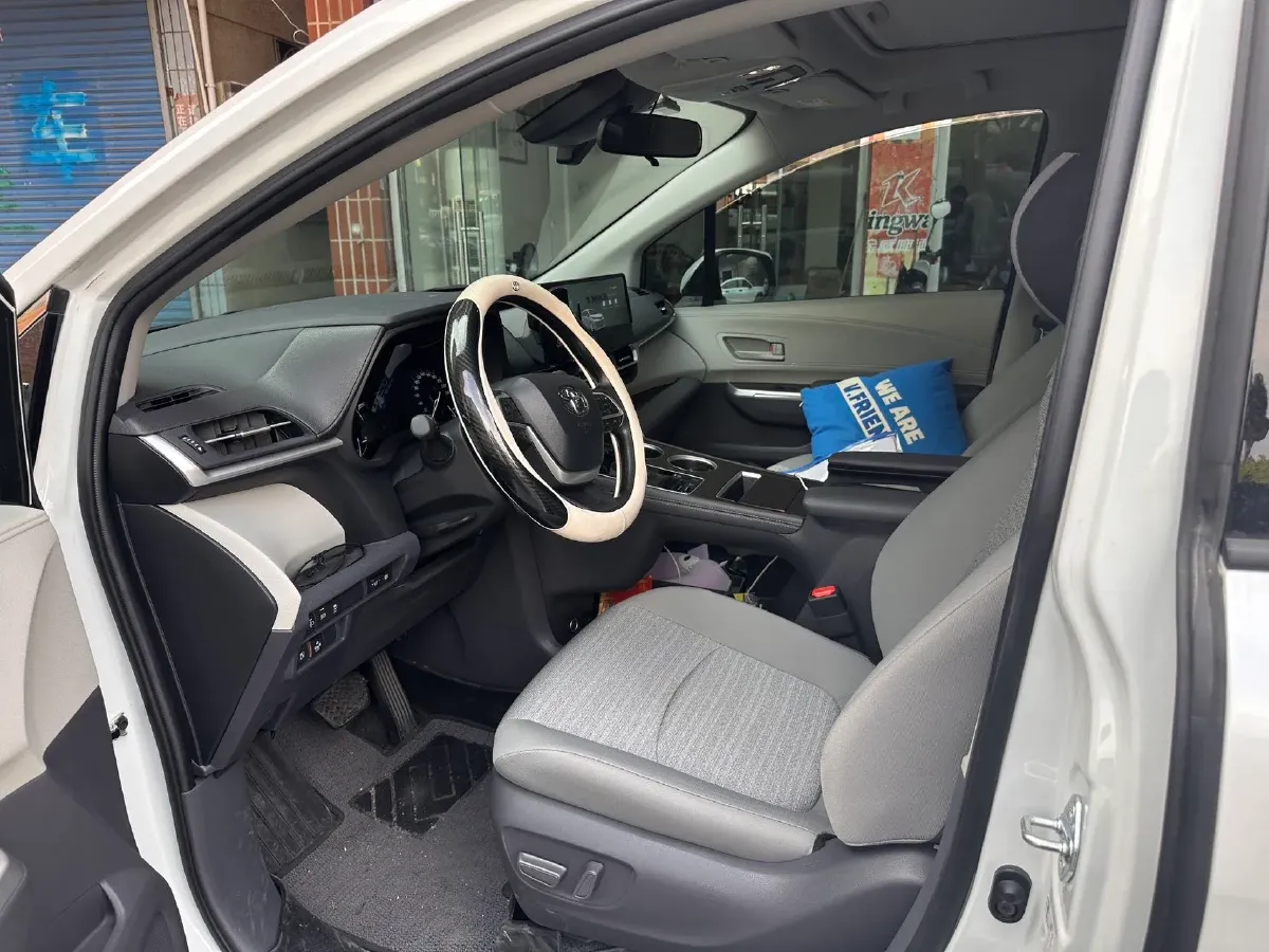 2024 Toyota Sienna 2.5L 189HP L4 E-CVT Hybrid,autocango,china used car exporter,china ev exporter,chinese used car exporter,chinese used ev exporter
