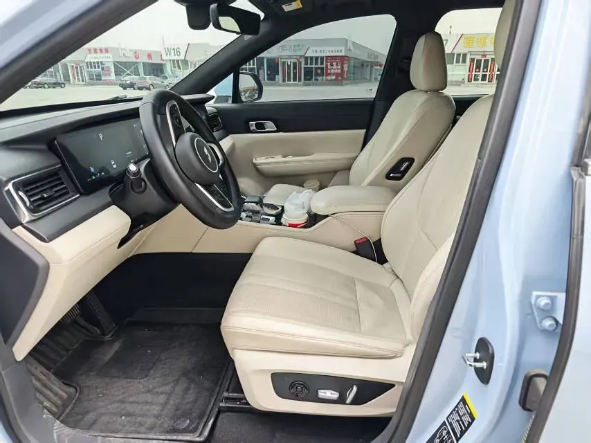 2020 Li ONE Range Extended 131HP REEV 40.5KWH,autocango,china used car exporter,china ev exporter,chinese used car exporter,chinese used ev exporter