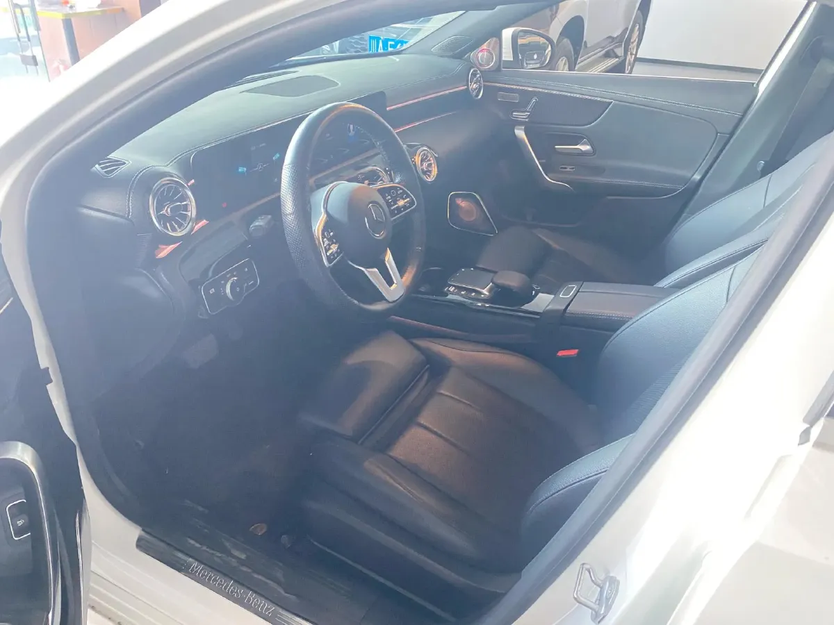 2021 Mercedes-Benz A Class 1.3T 163HP L4 7DCT,autocango,china used car exporter,china ev exporter,chinese used car exporter,chinese used ev exporter