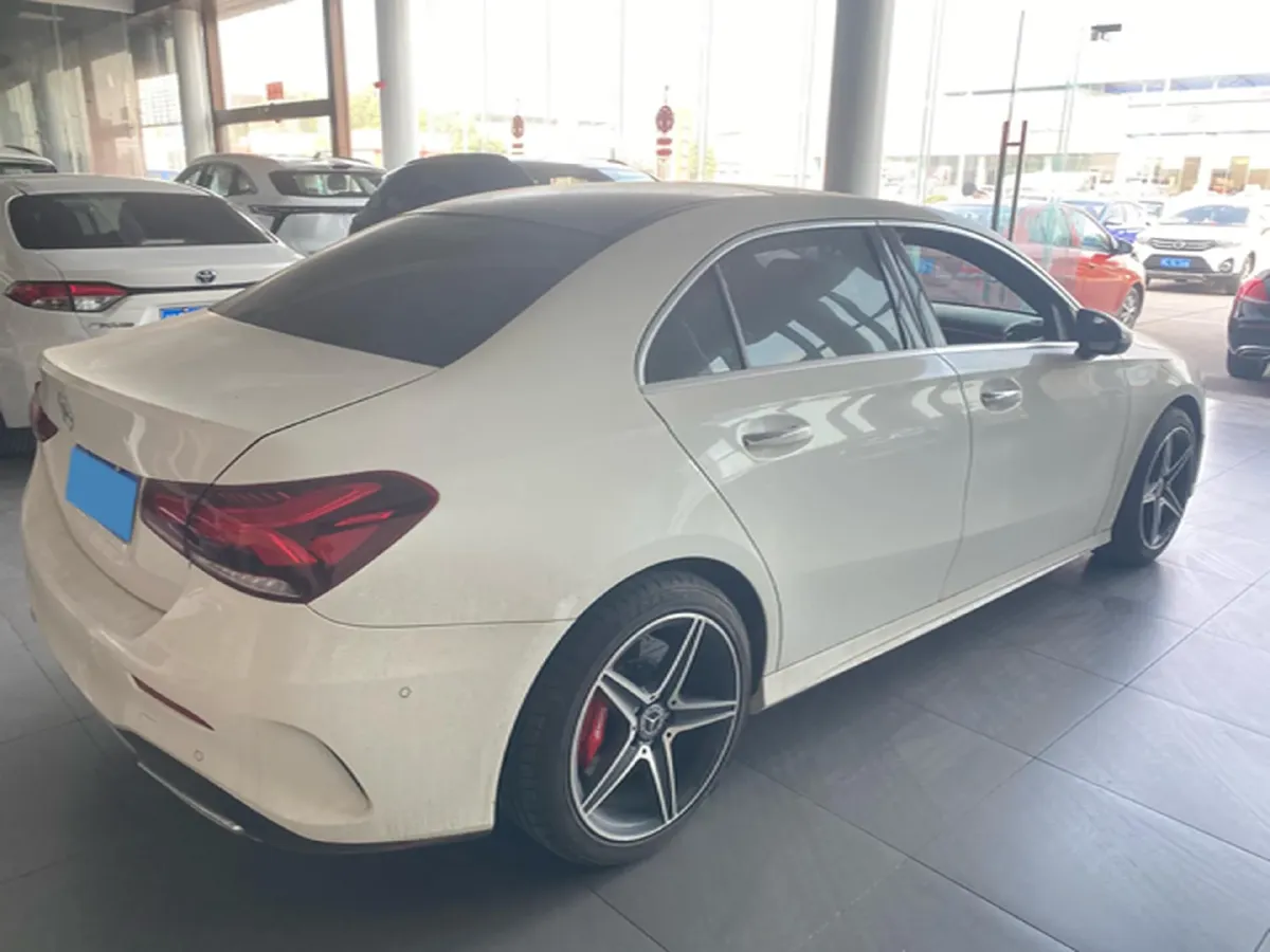 2021 Mercedes-Benz A Class 1.3T 163HP L4 7DCT,autocango,china used car exporter,china ev exporter,chinese used car exporter,chinese used ev exporter