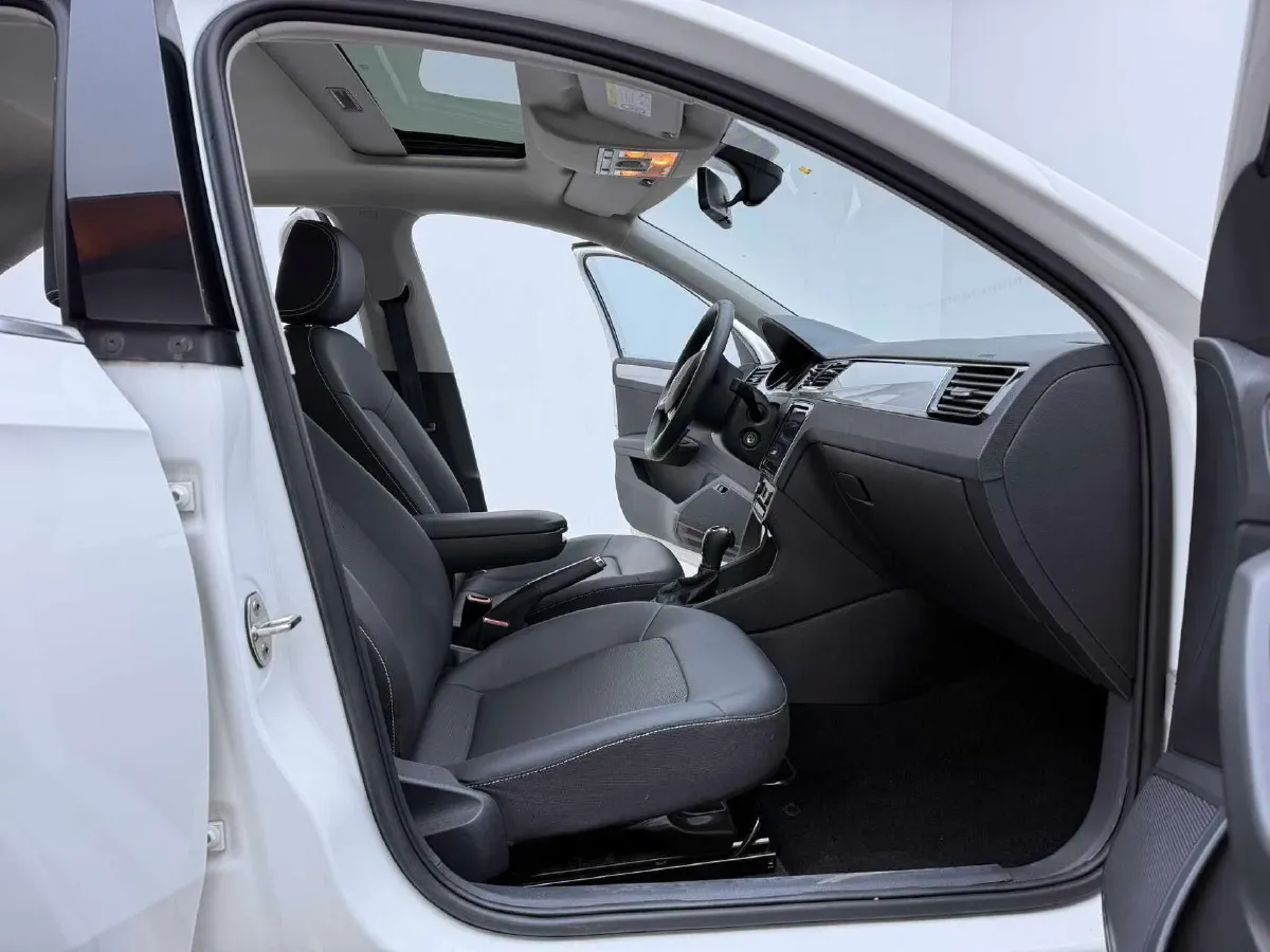 2022 Skoda Rapid 1.5L 112HP L4 6AT,autocango,china used car exporter,china ev exporter,chinese used car exporter,chinese used ev exporter