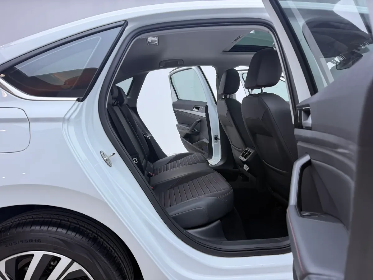 2023 Volkswagen Lavida 1.4T 150HP L4 7DCT,autocango,china used car exporter,china ev exporter,chinese used car exporter,chinese used ev exporter