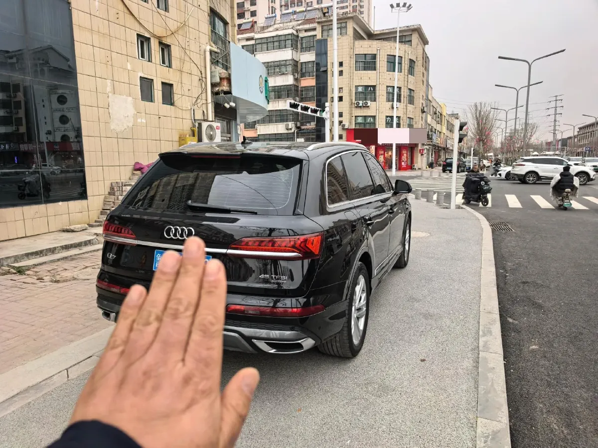 2021 Audi Q7 2.0T 245HP L4 8AT,autocango,china used car exporter,china ev exporter,chinese used car exporter,chinese used ev exporter