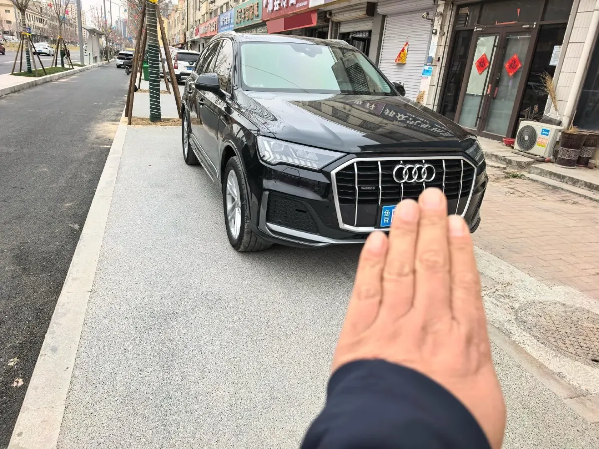 2021 Audi Q7 2.0T 245HP L4 8AT,autocango,china used car exporter,china ev exporter,chinese used car exporter,chinese used ev exporter