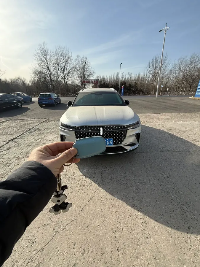 2025 Lincoln Nautilus 2.0T 261HP L4 8AT,autocango,china used car exporter,china ev exporter,chinese used car exporter,chinese used ev exporter