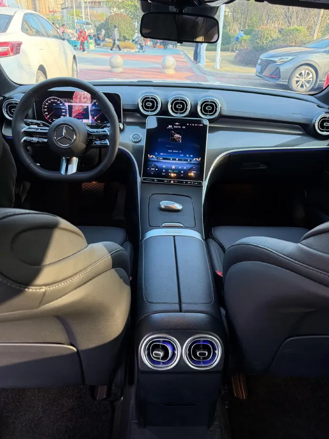 2025 Mercedes-Benz C Class 1.5T 204HP L4 9AT,autocango,china used car exporter,china ev exporter,chinese used car exporter,chinese used ev exporter