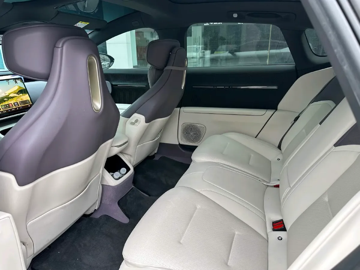 2025 Avatr 12 1.5T 156HP L4 REEV 39.05KWH,autocango,china used car exporter,china ev exporter,chinese used car exporter,chinese used ev exporter