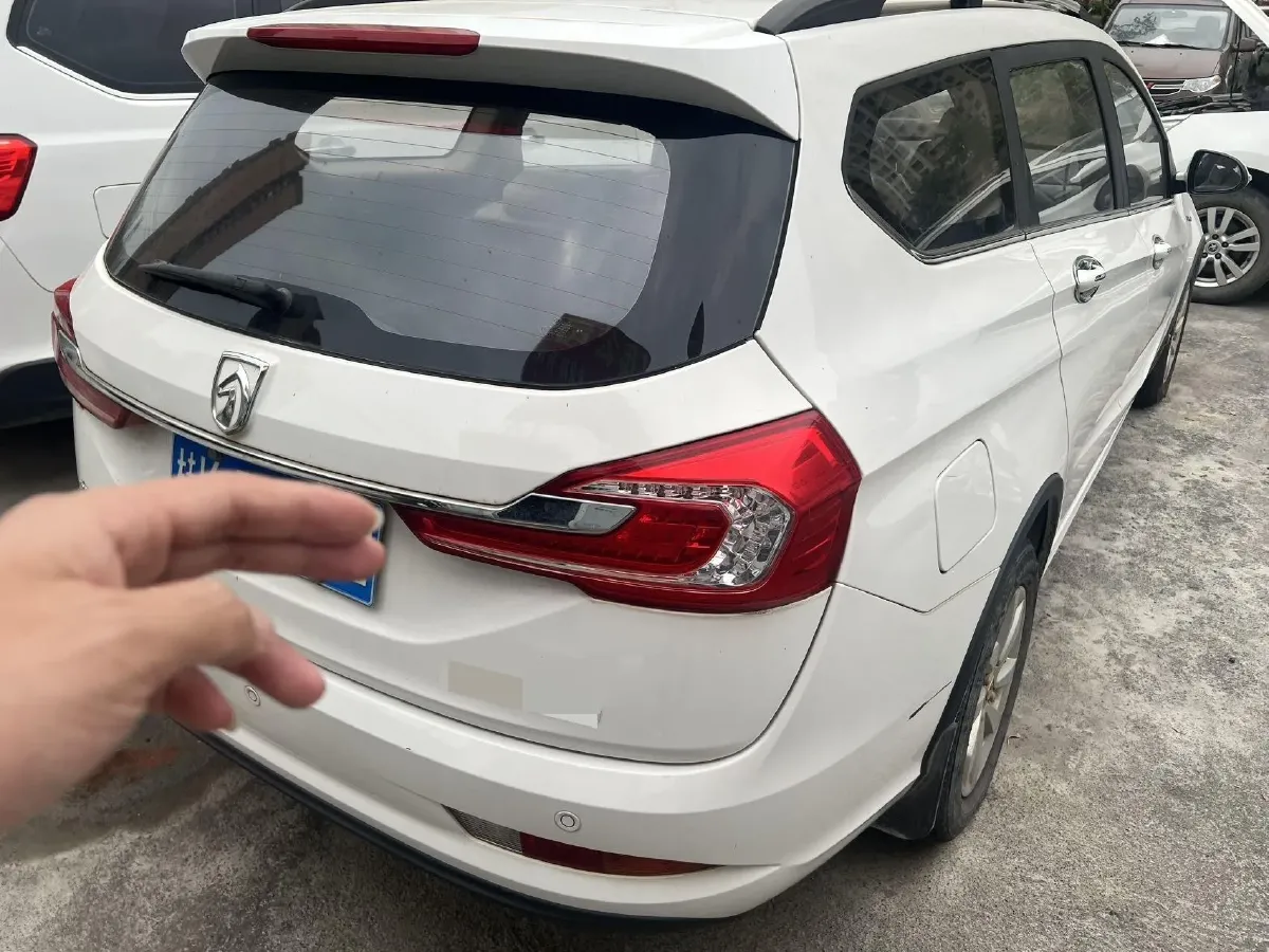 2017 BaoJun 310W 1.5L 112HP L4 6MT,autocango,china used car exporter,china ev exporter,chinese used car exporter,chinese used ev exporter