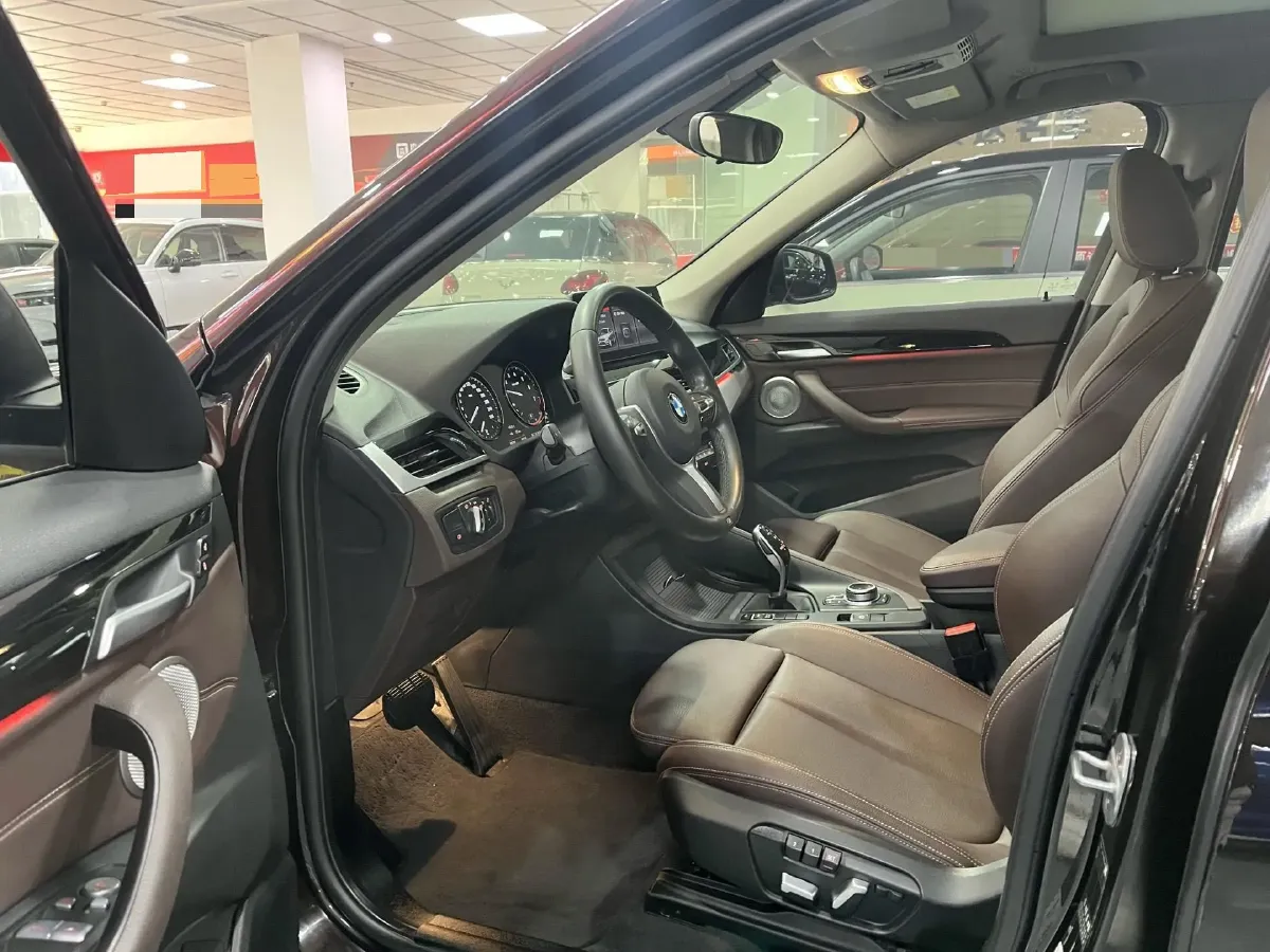 2021 BMW X1 2.0T 192HP L4 7DCT,autocango,china used car exporter,china ev exporter,chinese used car exporter,chinese used ev exporter