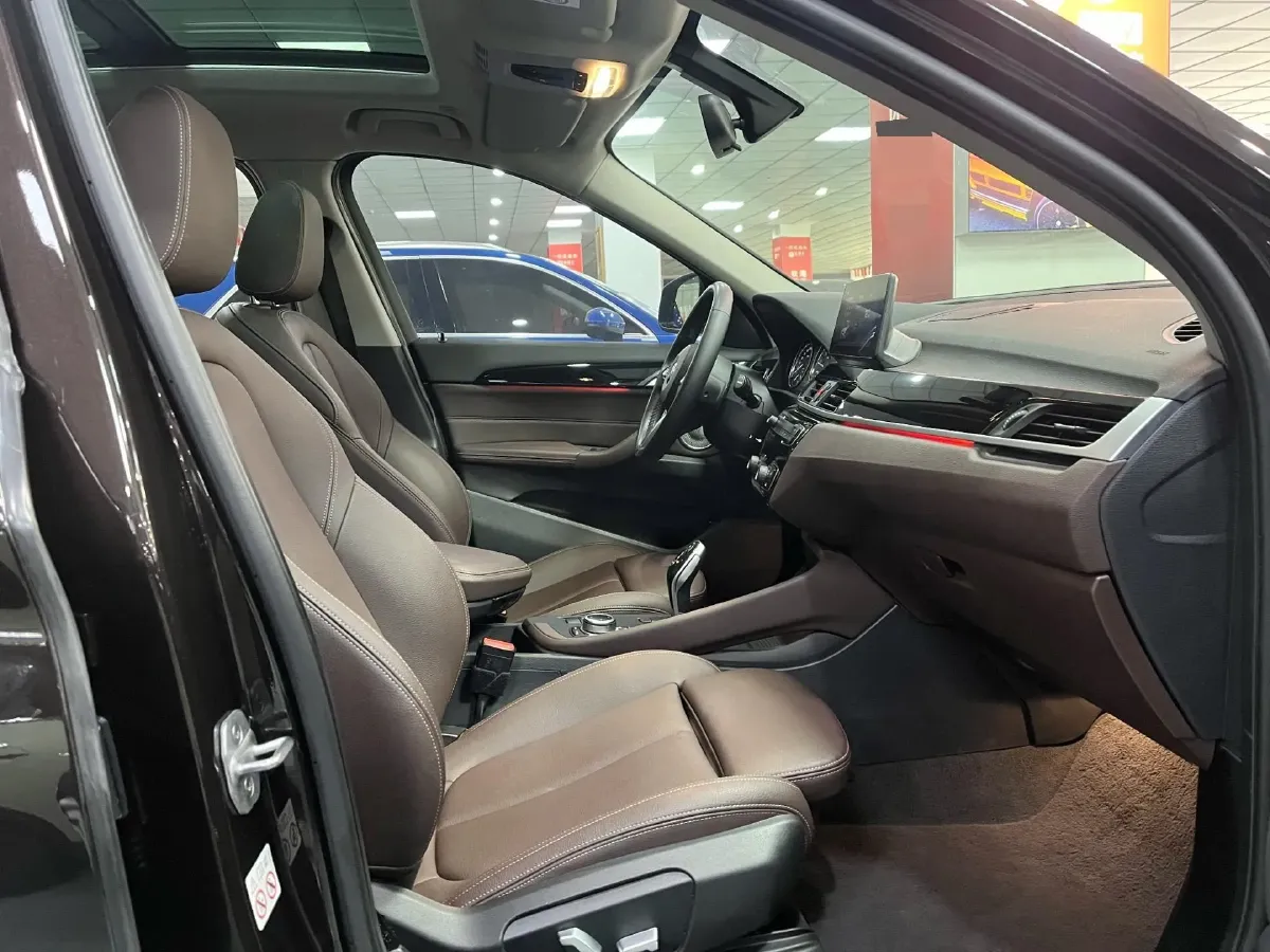 2021 BMW X1 2.0T 192HP L4 7DCT,autocango,china used car exporter,china ev exporter,chinese used car exporter,chinese used ev exporter