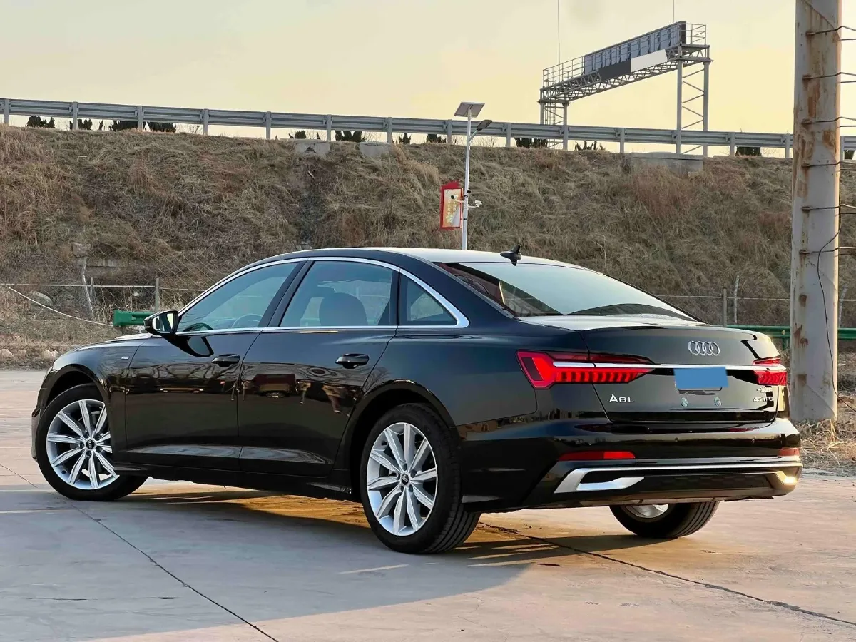 2024 Audi A6L 2.0T 245HP L4 7DCT,autocango,china used car exporter,china ev exporter,chinese used car exporter,chinese used ev exporter