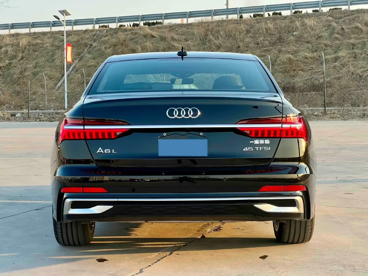 2024 Audi A6L 2.0T 245HP L4 7DCT,autocango,china used car exporter,china ev exporter,chinese used car exporter,chinese used ev exporter
