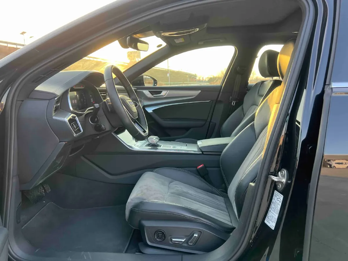 2024 Audi A6L 2.0T 245HP L4 7DCT,autocango,china used car exporter,china ev exporter,chinese used car exporter,chinese used ev exporter