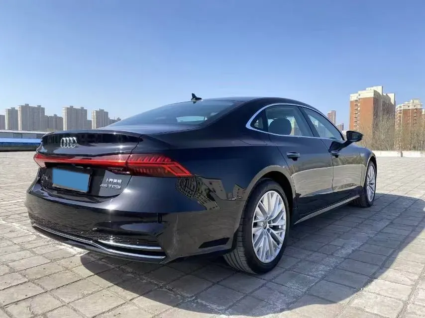 2022 Audi A7L 2.0T 245HP L4 7DCT,autocango,china used car exporter,china ev exporter,chinese used car exporter,chinese used ev exporter